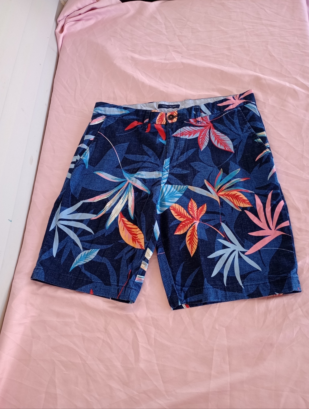 Tommy Hilfiger shorts men's size 34